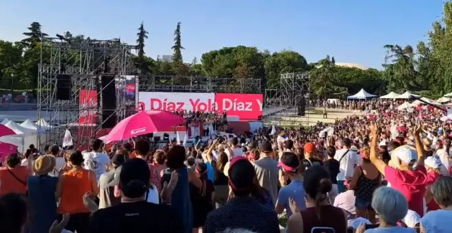 Salida de Yolanda Díaz al escenario del acto de cierre de campaña de Sumar