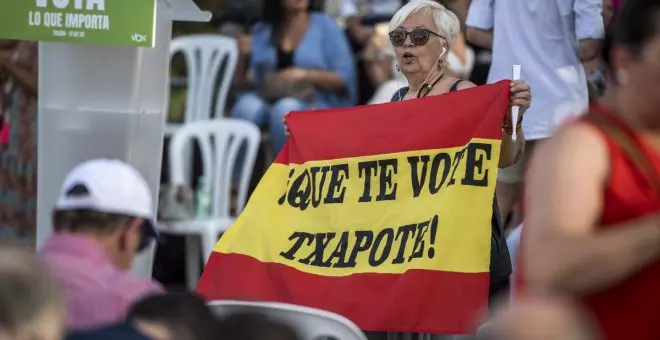 La Junta Electoral prohíbe votar con una camiseta con la frase "Que te vote Txapote"