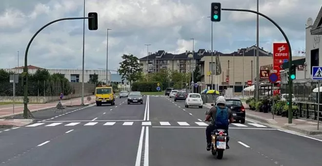 Instalado un semáforo en la Avenida de Nueva Montaña para mejorar la seguridad vial