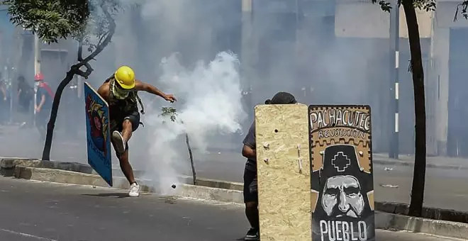 Las protestas en el Día de la Independencia de Perú derivan en enfrentamientos con la Policía