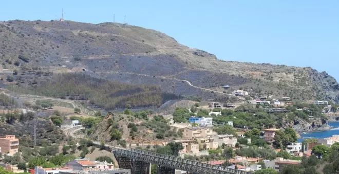 Veïns de Colera: "No podíem sortir al carrer. En qüestió d'una hora teníem la muntanya plena de foc"