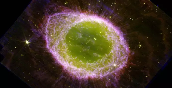 Impresionante imagen de la Nebulosa del Anillo a través de los ojos del Webb