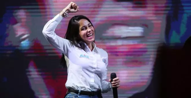 Luisa González, la 'correísta' que lidera las encuestas para la presidencia de Ecuador