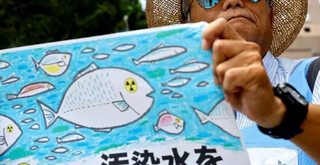 Japón empieza a verter en el Pacífico el agua contaminada por el accidente nuclear de Fukushima
