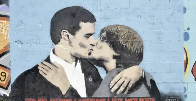 Apareix un mural amb Puigdemont i Sánchez fent-se un petó a la boca
