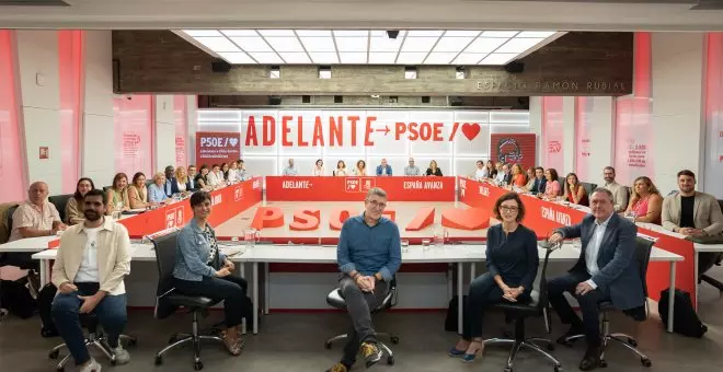 El PSOE evita hablar de las negociaciones de Sánchez para dejar todo el foco a Feijóo