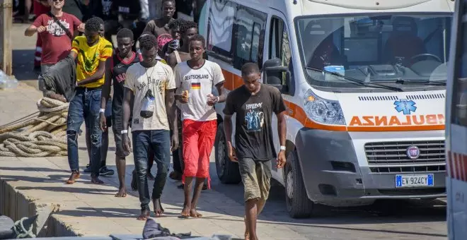 Llegan 2.800 migrantes a Lampedusa en un día y su alcalde pide que actúe el Ejército