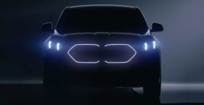 Al BMW X6 le saldrá un hermano pequeño: estas son las primeras imágenes del iX2 totalmente eléctrico