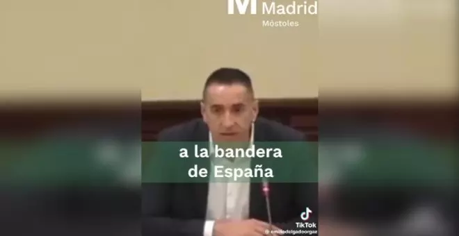 La desternillante respuesta de un edil al plan de Vox de fijar "un punto de homenaje a la bandera"