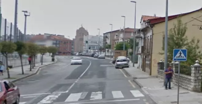 Un motorista choca contra un turismo en Santander y termina dando positivo en drogas
