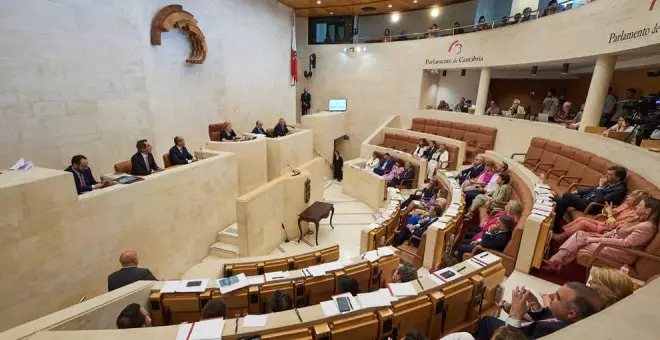 El Parlamento reclama al Estado que "reactive" las obras del nudo de Torrelavega para que estén terminadas en 2024