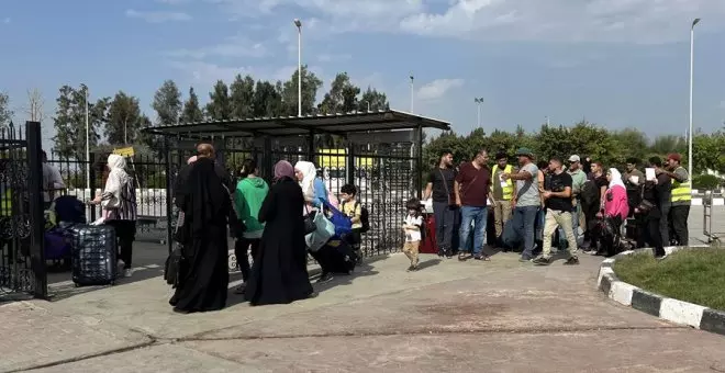 Ya son más de 100 españoles los evacuados de Gaza que llegan a Egipto