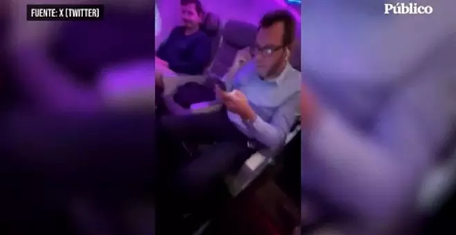 Óscar Puente es increpado de nuevo por un pasajero en un avión