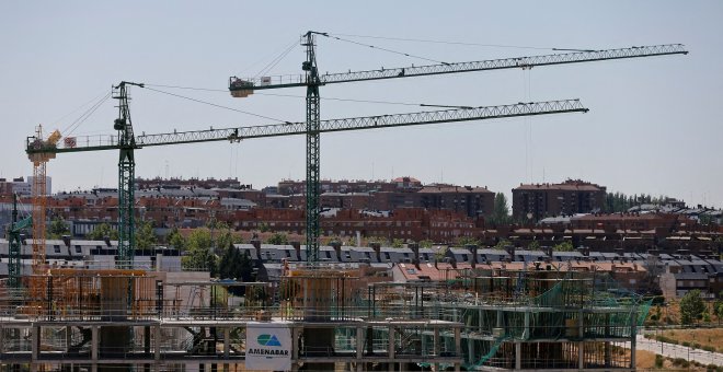 La especulación inmobiliaria pone en peligro más de 1.000 edificios en Madrid: "Fuera los fondos buitres de los barrios"