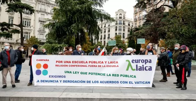 Otras miradas - 9 de diciembre, día internacional del laicismo y la libertad de conciencia. En defensa de una escuela pública y laica