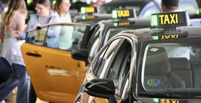 Élite Taxi defensa l'obligatorietat del B2 de català en la nova llei del taxi