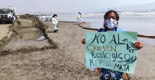 Dos años sin solución al derrame de petróleo de Repsol en el mar peruano
