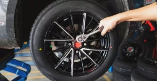 Qué significa el punto rojo de los neumáticos y qué otras marcas deberías vigilar