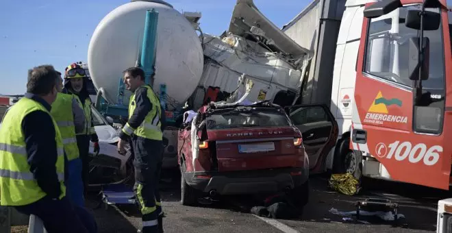 Un padre y su hijo, entre las tres personas muertas en un accidente en cadena en la autovía A-4