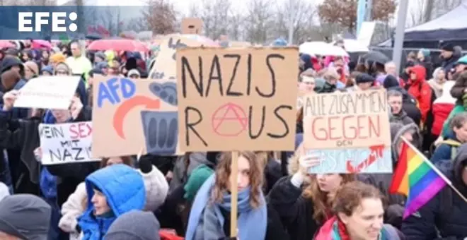 Miles de personas protestan en Berlín contra la ultraderecha
