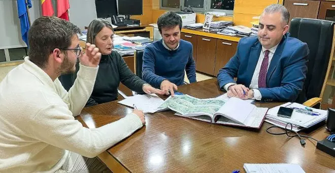 El Gobierno arreglará la carretera de acceso a la localidad de Sarceda y ejecutará un centro cívico