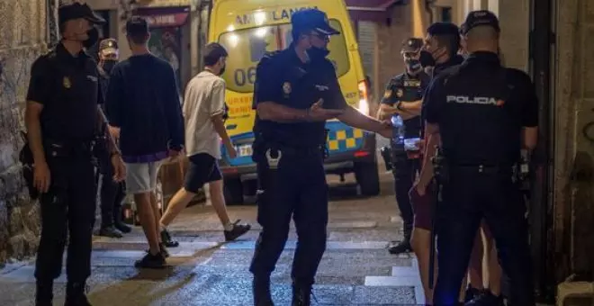 Un hombre intenta matar a su pareja en Ourense y se precipita por una ventana al llegar la Policía