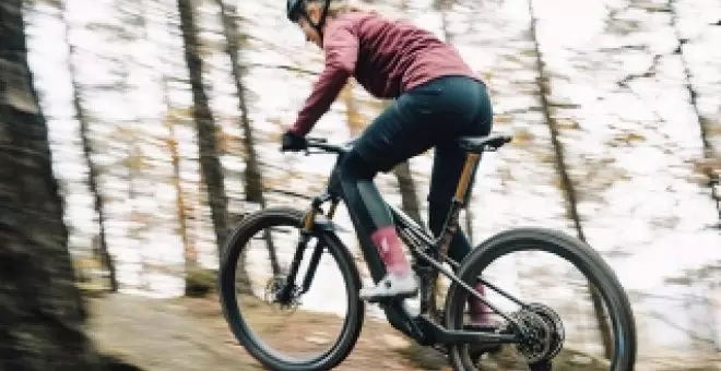 Esta ligerísima bicicleta eléctrica de montaña de Focus se convertirá en una de las más deseadas de su catálogo