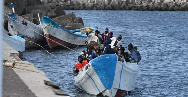 Rescatan en Gran Canaria un cayuco con dos migrantes fallecidos y 15 en estado crítico