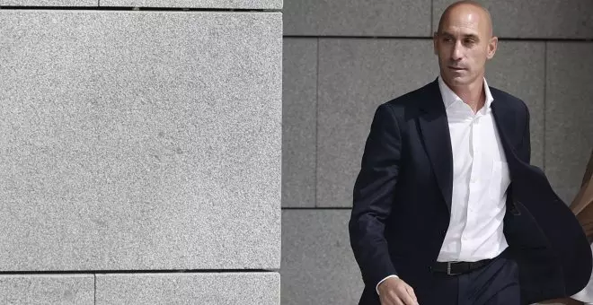 Rubiales comunica a la jueza que volverá a España el 6 de abril y que está a su "plena disposición"