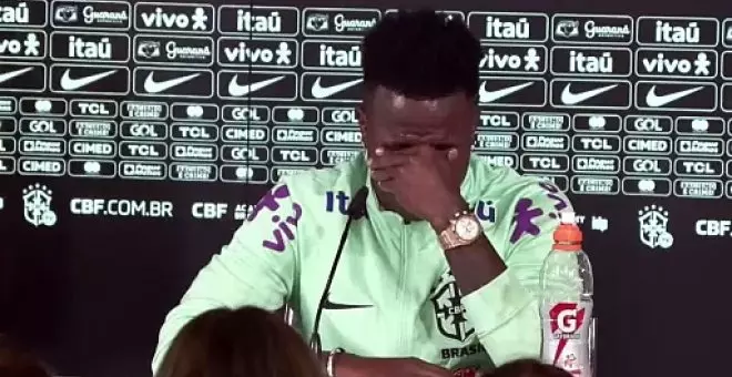 Vinícius rompe a llorar al hablar del racismo: "Cada vez tengo menos ganas de jugar"