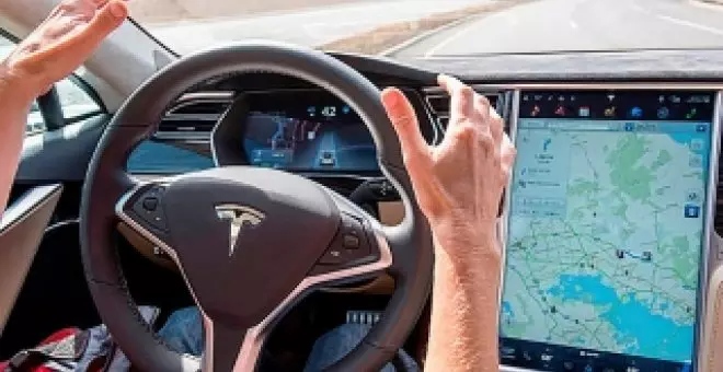 Tesla tiene la solución para que sus clientes primerizos no la líen con el 'piloto automático'