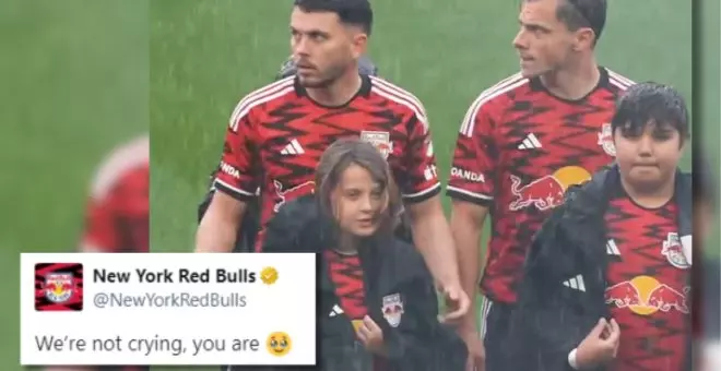 El aplaudido gesto de los jugadores de un equipo de fútbol ante un lluvioso partido: "La cara de los niños no tiene precio"