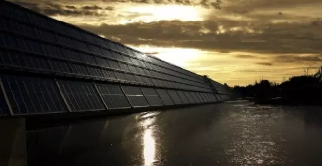 Parecen paneles solares convencionales, pero multiplican su eficiencia por 1.000