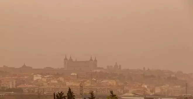 La entrada de masas de aire sahariano activa las alertas por mala calidad en Castilla-La Mancha: recomiendan no salir de casa