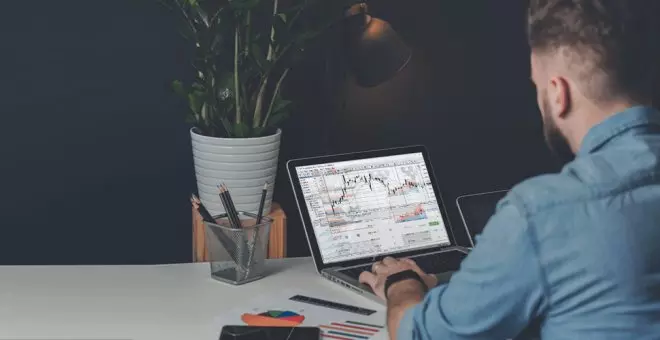 Potenciando el análisis financiero:  MetaTrader 4 en detalle para economistas