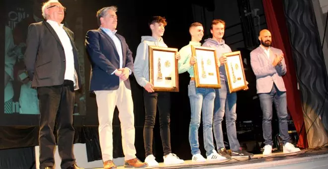 Alejandro Gutiérrez recoge el Trofeo Ebro al mejor deportista campurriano