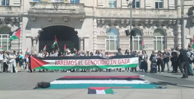Más de medio millar de personas exigen en Santander el "fin de la compraventa de armas" con Israel