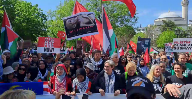 Ahora que no nos oye nadie - Diario Rumbo a Gaza II - Manifestación de presión en Estambul