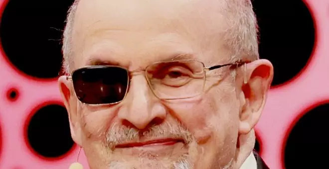 Rushdie evita el cuchillo 