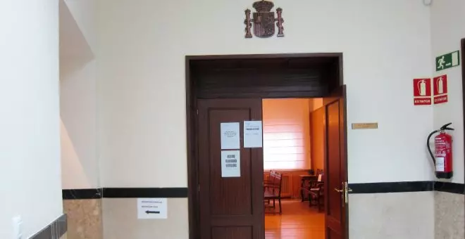 Un juzgado de Santander cancela 65.000 euros de deuda de un hombre que cerró un taller por el Covid