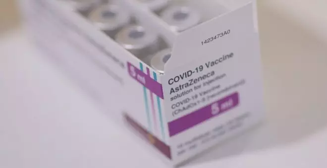 AstraZeneca admite que su vacuna contra el Covid puede provocar trombosis en "casos muy raros"