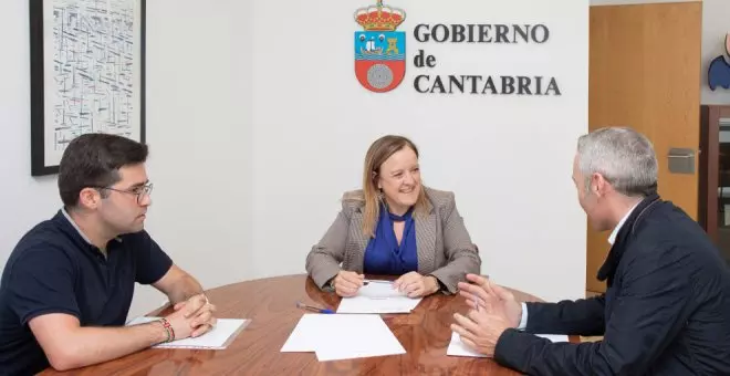 El Gobierno colaborará con Guriezo en la modernización de su imagen institucional