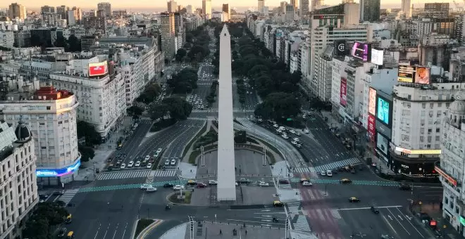 Argentina, paralizada por la segunda huelga general en cuatro meses, desafía al Gobierno de Milei