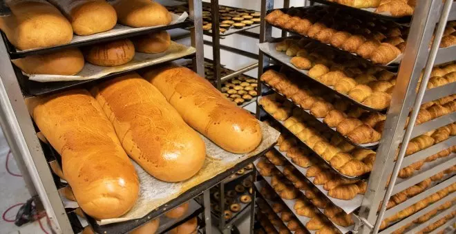 Denunciada una panadería de Málaga por llamar "maricón" a un empleado en el concepto de su nómina