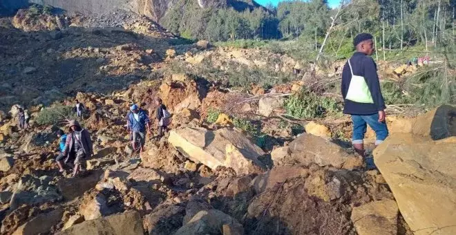 Al menos 300 personas sepultadas en una aldea de Papúa Nueva Guinea por un desprendimiento de tierra