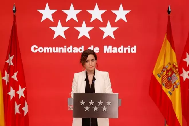 La presidenta de la Comunidad de Madrid, Isabel Díaz Ayuso, durante la rueda de prensa ofrecida en la Real Casa de Correos.- Javier Lizón / EFE