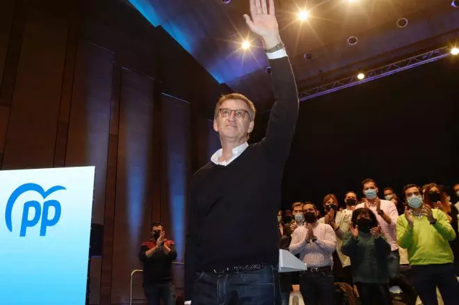 El candidato a la presidencia del Partido Popular, Alberto Núñez Feijóo, participa en Valladolid en un acto público de cara al congreso nacional extraordinario.- Nacho Gallego / EFE