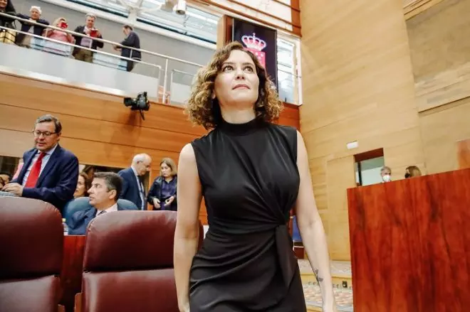 La presidenta de la Comunidad de Madrid, Isabel Díaz Ayuso, durante una sesión plenaria, en la Asamblea de Madrid.- Carlos Luján / Europa Press