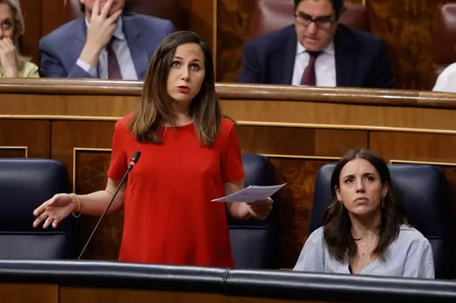 La ministra Ione Belarra, durante la sesión de control al Gobierno en el Congreso de los Diputados. - EFE / Emilio Naranjo