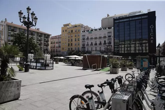 La plaza de Pedro Zerolo en Madrid antes de la instalación de la bandera. - Eduardo Parra / Europa Press